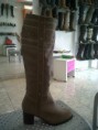 /album/coleccion-2011/bota-estra-medio-tacon-semi-cuadrado-jpg/